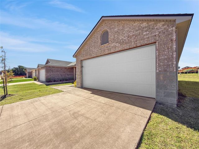 1211 Clydesdale Drive, Guthrie, OK 73044