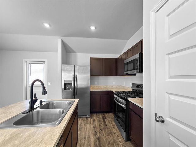 1211 Clydesdale Drive, Guthrie, OK 73044