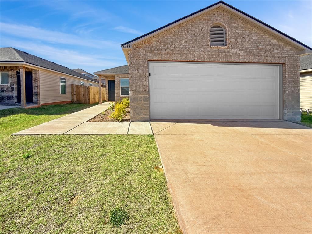 1211 Clydesdale Drive, Guthrie, OK 73044