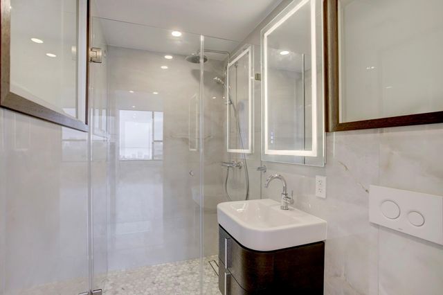 14 Greenway Plaza 15L, Houston, TX 77046