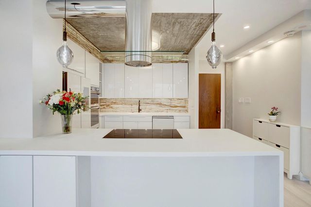 14 Greenway Plaza 15L, Houston, TX 77046