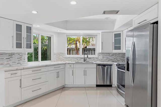 2910 NE 40TH Court, Lighthouse Point, FL 33064