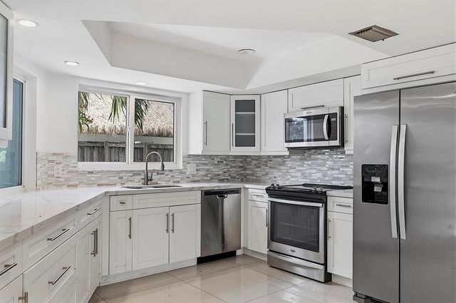 2910 NE 40TH Court, Lighthouse Point, FL 33064