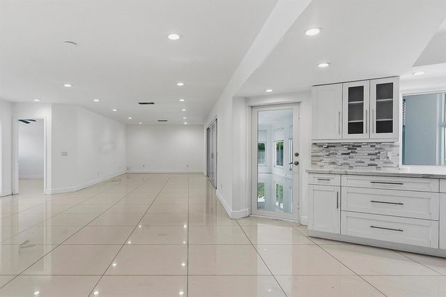 2910 NE 40TH Court, Lighthouse Point, FL 33064