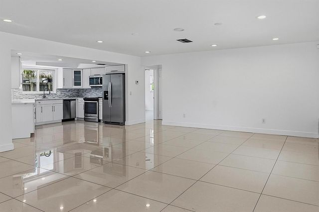 2910 NE 40TH Court, Lighthouse Point, FL 33064