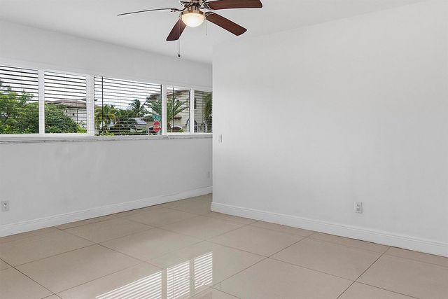2910 NE 40TH Court, Lighthouse Point, FL 33064