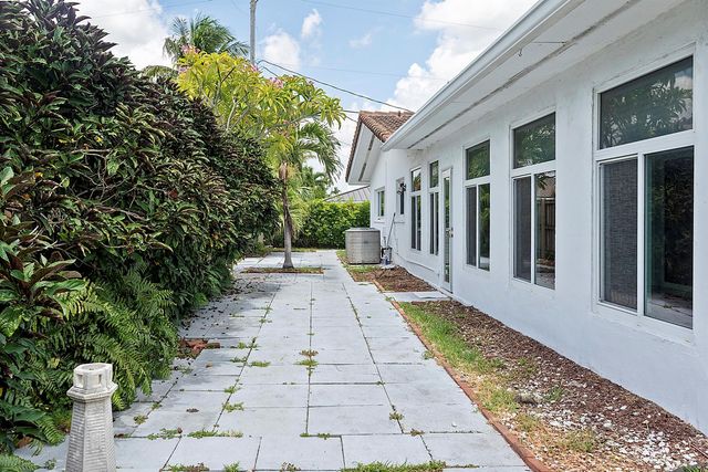 2910 NE 40TH Court, Lighthouse Point, FL 33064