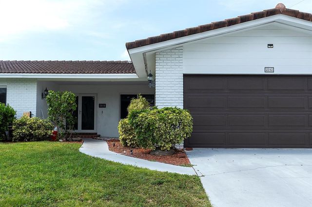2910 NE 40TH Court, Lighthouse Point, FL 33064