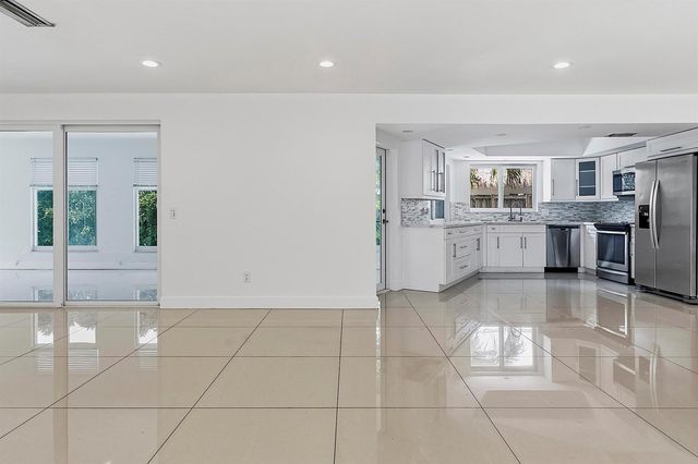 2910 NE 40TH Court, Lighthouse Point, FL 33064