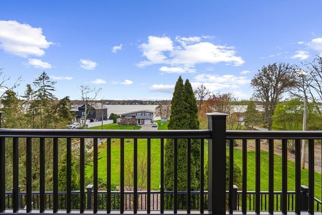50 Plymouth Blvd, Westport, MA 02790