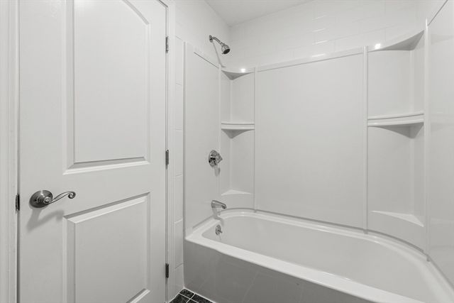 50 Plymouth Blvd, Westport, MA 02790