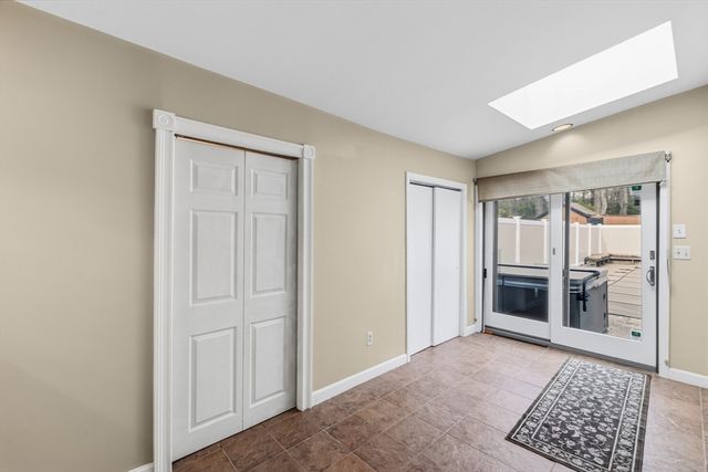 50 Plymouth Blvd, Westport, MA 02790