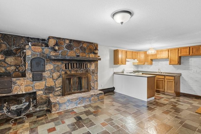 50 Plymouth Blvd, Westport, MA 02790
