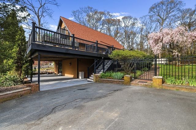 50 Plymouth Blvd, Westport, MA 02790