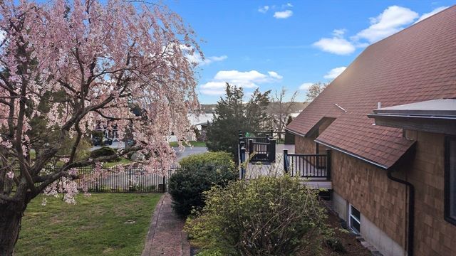50 Plymouth Blvd, Westport, MA 02790
