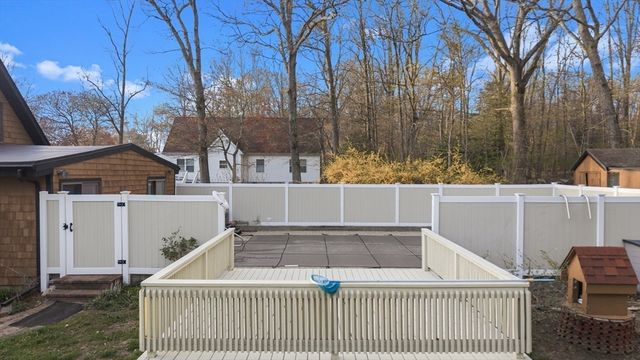 50 Plymouth Blvd, Westport, MA 02790
