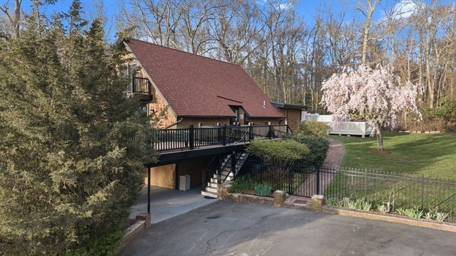 50 Plymouth Blvd, Westport, MA 02790