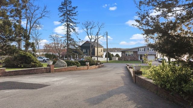 50 Plymouth Blvd, Westport, MA 02790