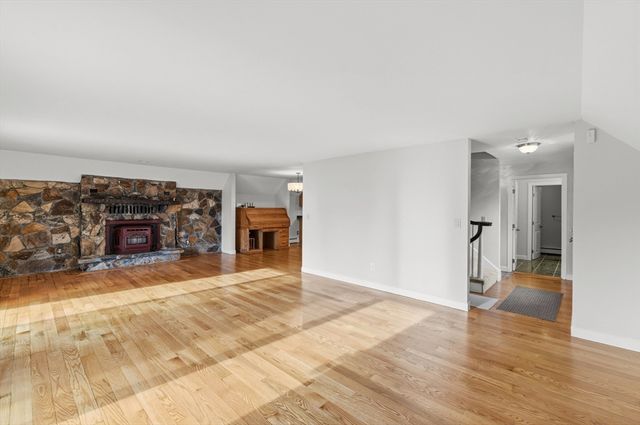 50 Plymouth Blvd, Westport, MA 02790