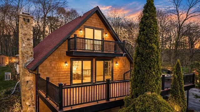50 Plymouth Blvd, Westport, MA 02790
