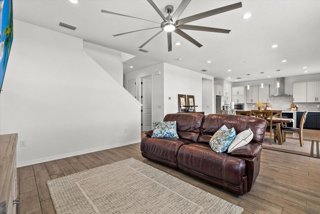 Image 13 of property listing at 8330 ABALONE LOOP, Parrish, FL 34219