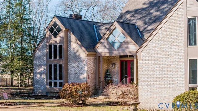 276 Colony Trl, Lanexa, VA 23089