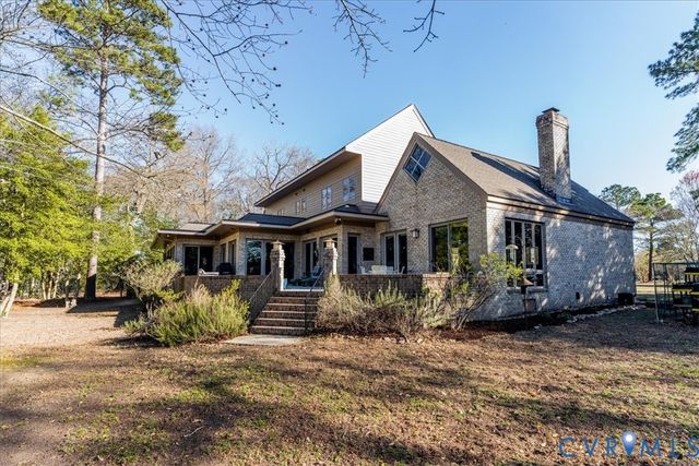 276 Colony Trl, Lanexa, VA 23089