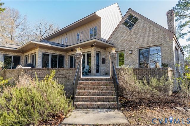 276 Colony Trl, Lanexa, VA 23089