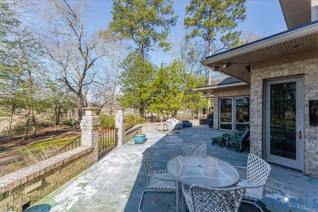 276 Colony Trl, Lanexa, VA 23089