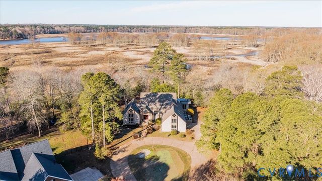 276 Colony Trl, Lanexa, VA 23089