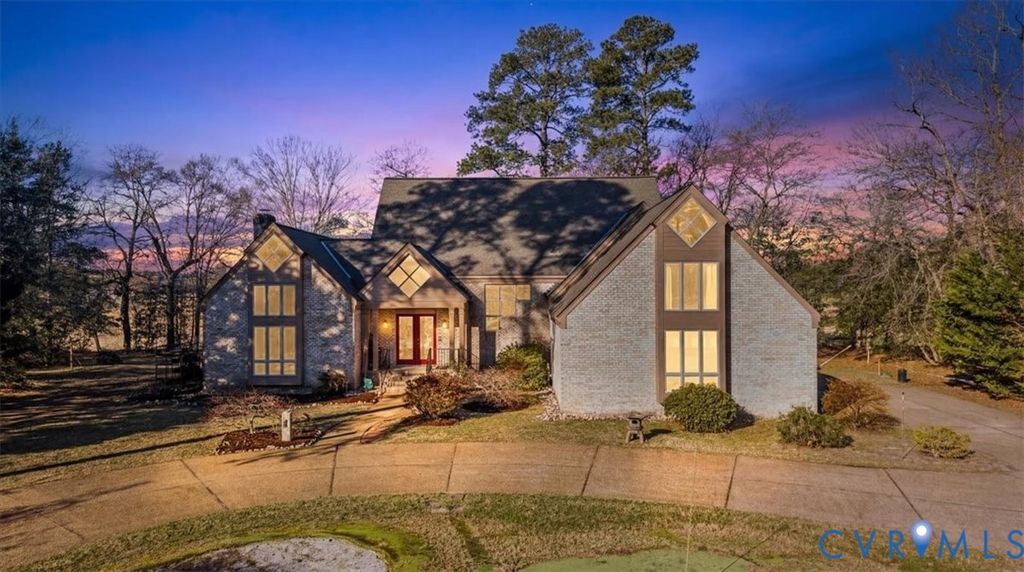 276 Colony Trl, Lanexa, VA 23089