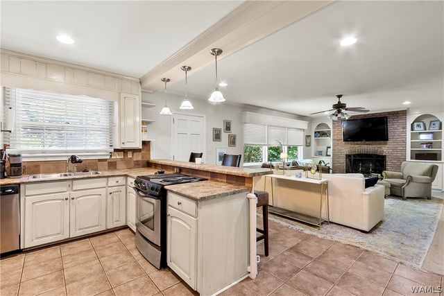 27 Beech, Tuscaloosa, AL 35404