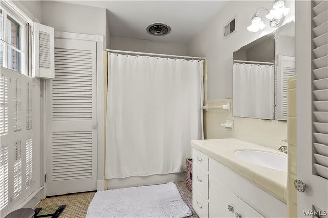 27 Beech, Tuscaloosa, AL 35404