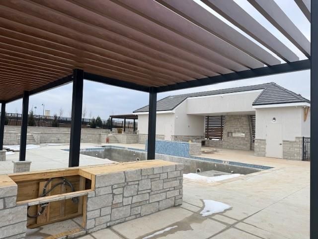 13722 Guilford Road, Leawood, KS 66224