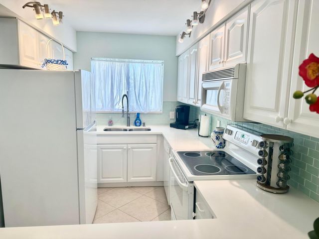 420 Celestial Way 301, Juno Beach, FL 33408