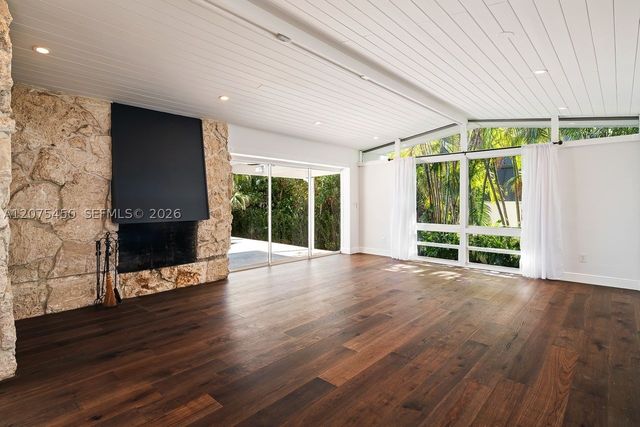 669 S Mashta Dr, Key Biscayne, FL 33149