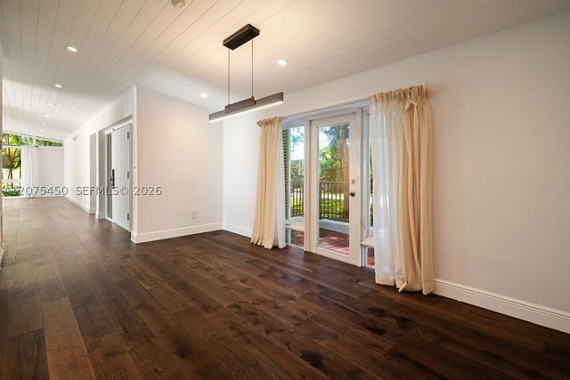 669 S Mashta Dr, Key Biscayne, FL 33149