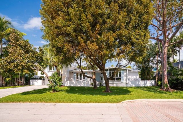 669 S Mashta Dr, Key Biscayne, FL 33149