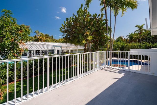 669 S Mashta Dr, Key Biscayne, FL 33149