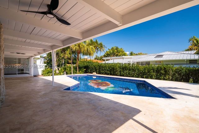 669 S Mashta Dr, Key Biscayne, FL 33149
