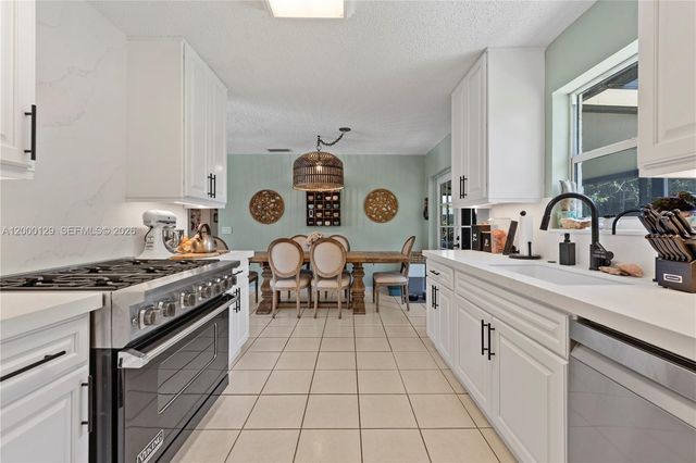 11740 NW 33rd St, Sunrise, FL 33323