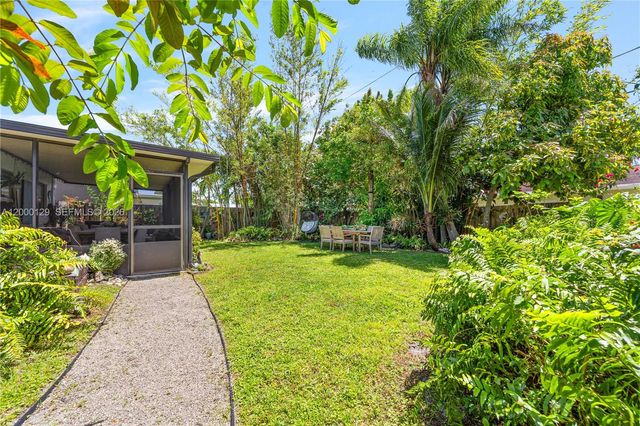 11740 NW 33rd St, Sunrise, FL 33323