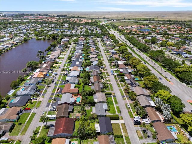 11740 NW 33rd St, Sunrise, FL 33323