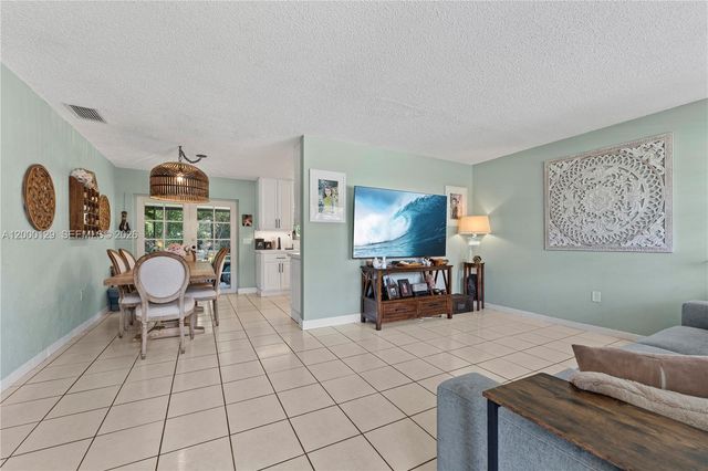 11740 NW 33rd St, Sunrise, FL 33323