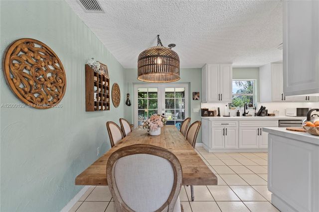 11740 NW 33rd St, Sunrise, FL 33323