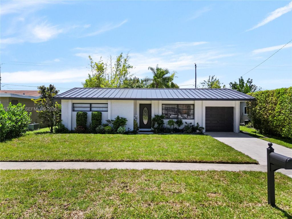 11740 NW 33rd St, Sunrise, FL 33323