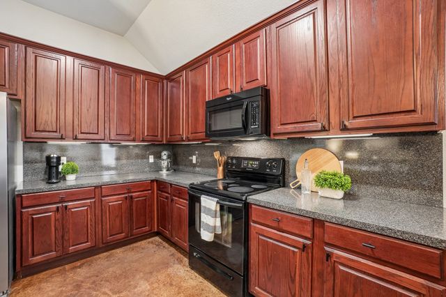 229 S Lakeview Drive, Lake Dallas, TX 75065