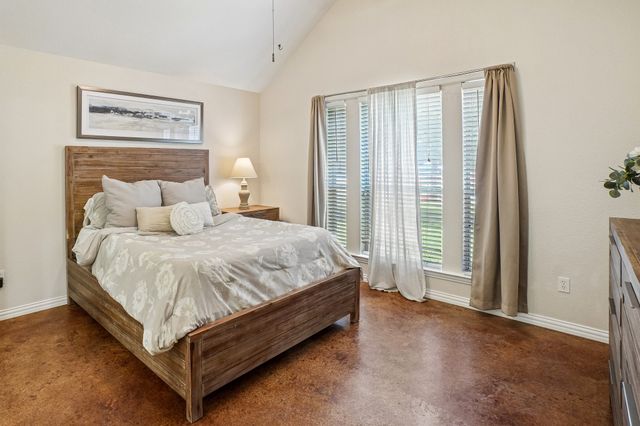 229 S Lakeview Drive, Lake Dallas, TX 75065
