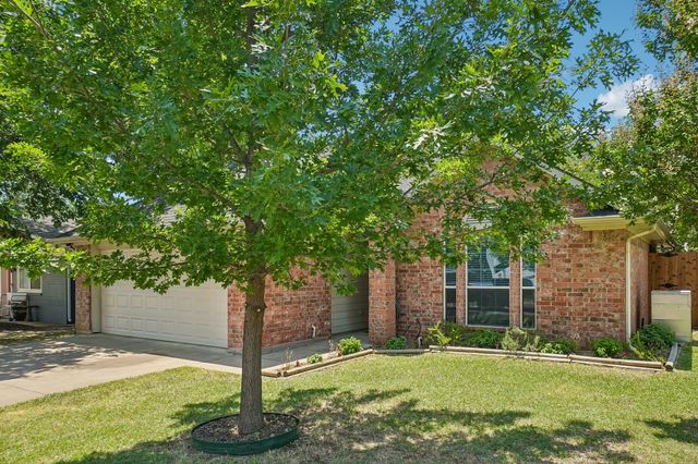 229 S Lakeview Drive, Lake Dallas, TX 75065