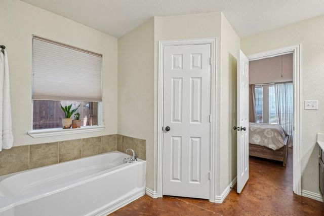 229 S Lakeview Drive, Lake Dallas, TX 75065